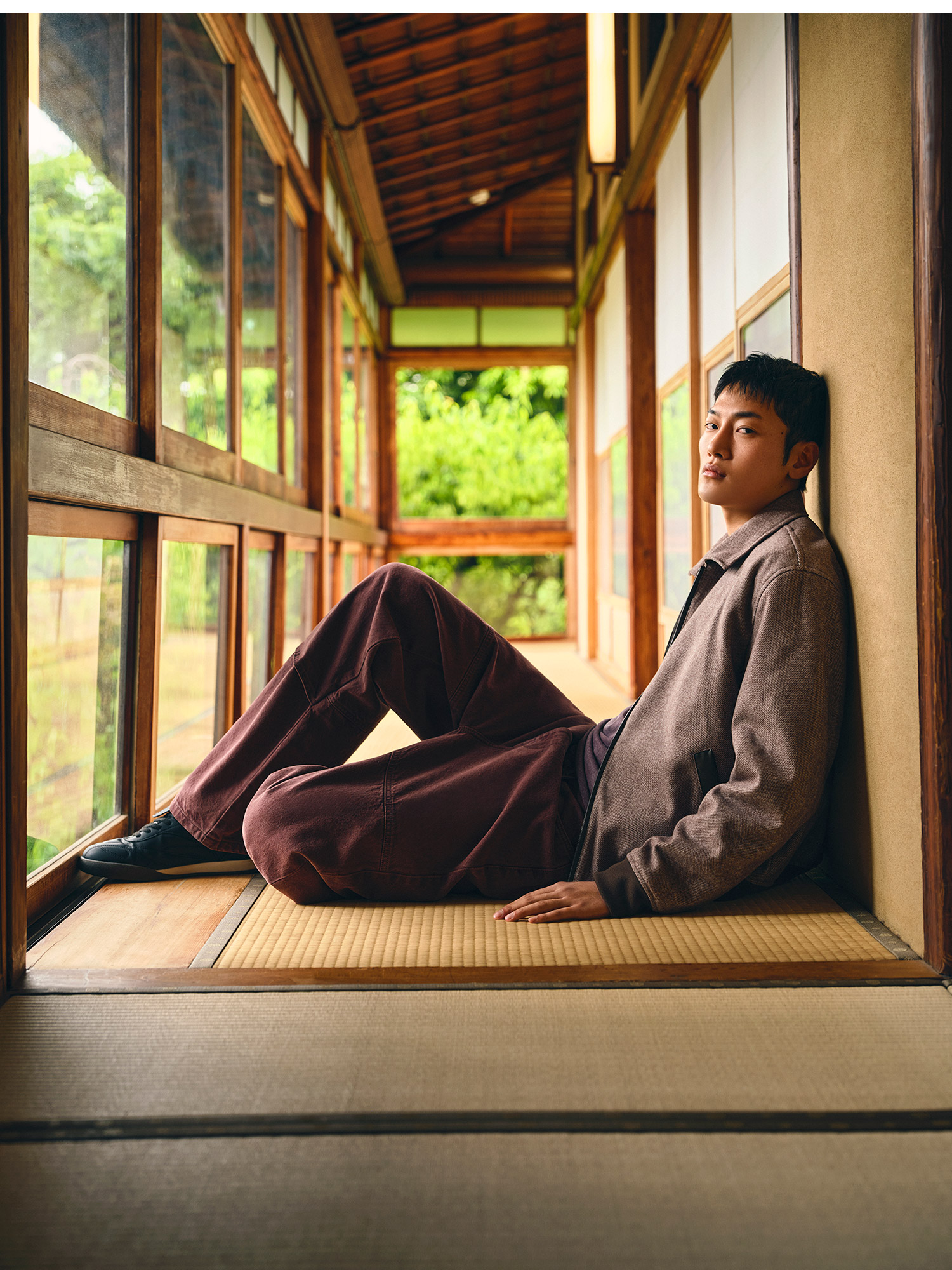 03_mobile_tokyo_man_MAAG.jpg