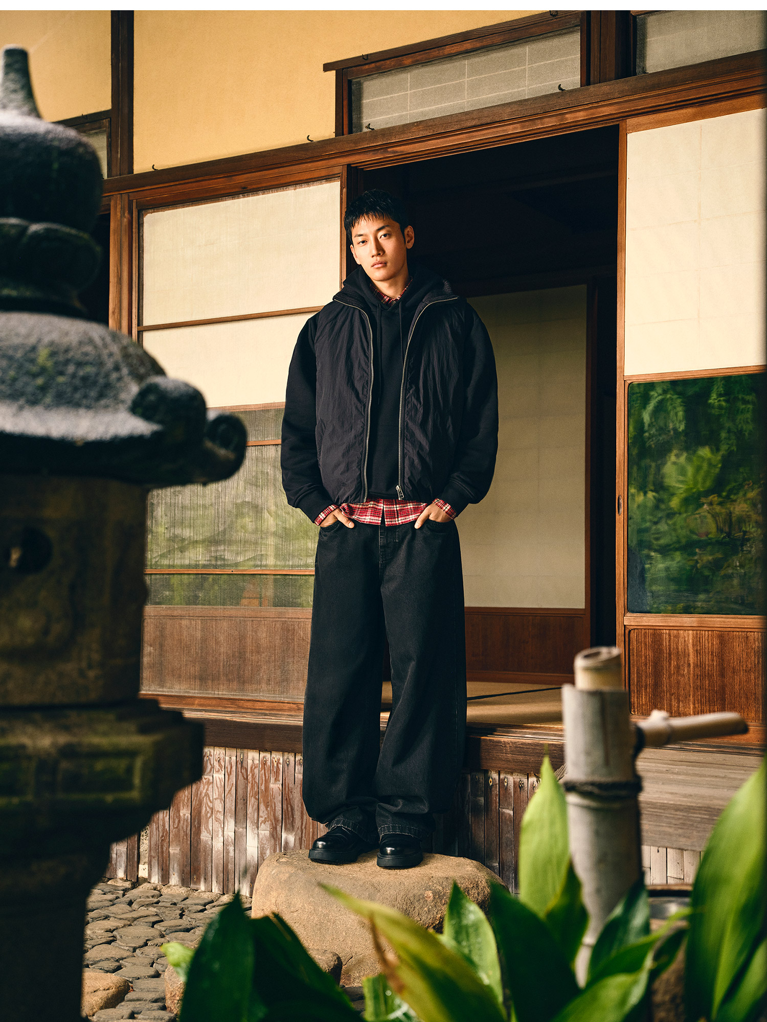 09_mobile_tokyo_man_MAAG.jpg