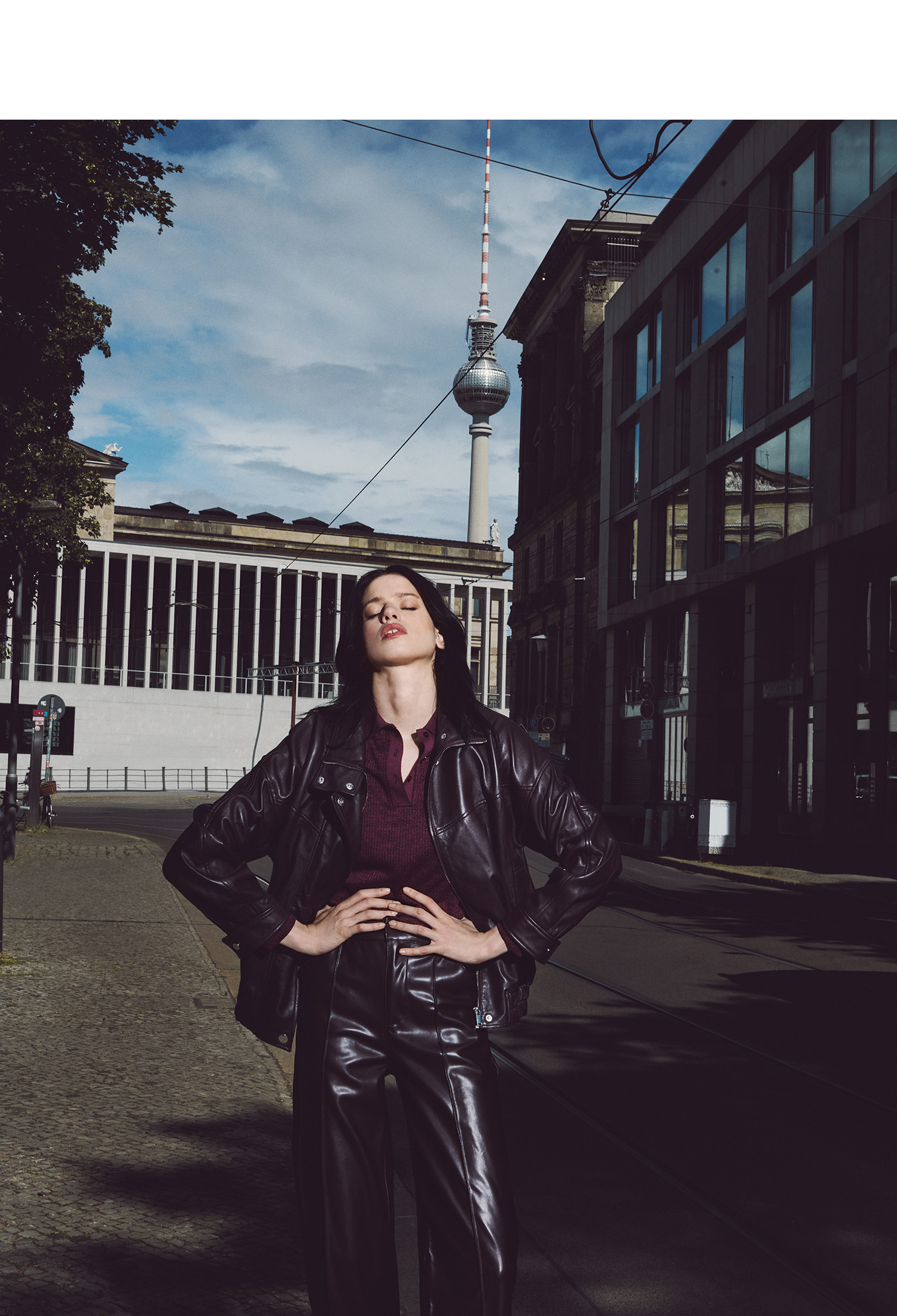 16_WOMAN_Berlin_mobile.jpg